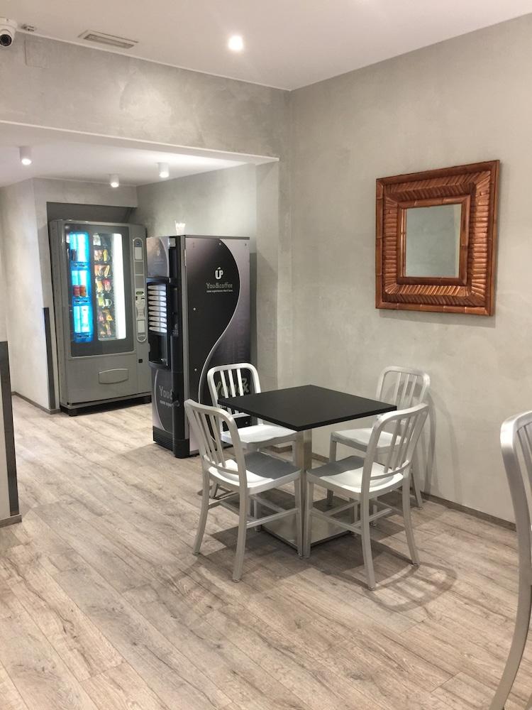 Hotel Transit Barcelona Zewnętrze zdjęcie